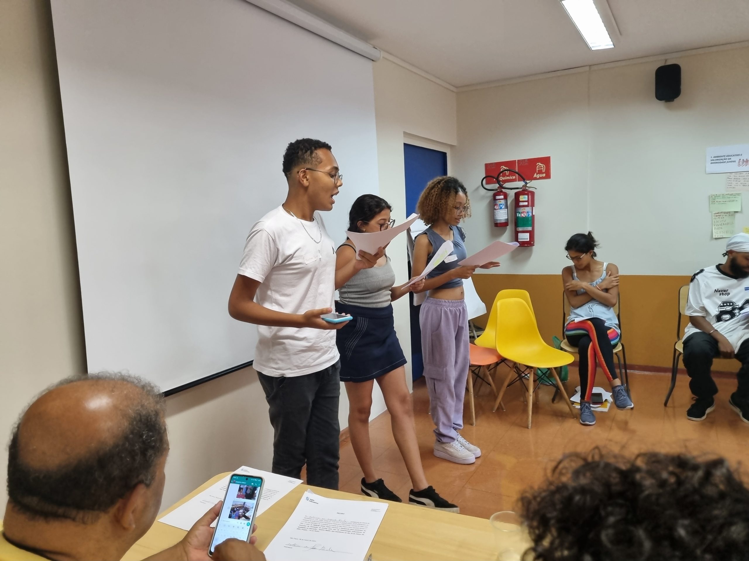 Formação com Jovens Mobilizadores da aplicação piloto da metodologia Indique Ensino Médio